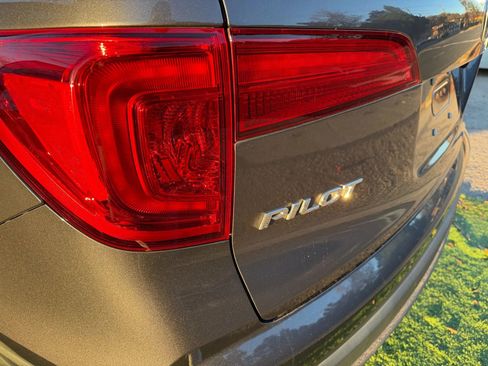 Used 2018 Honda Pilot Touring image 5