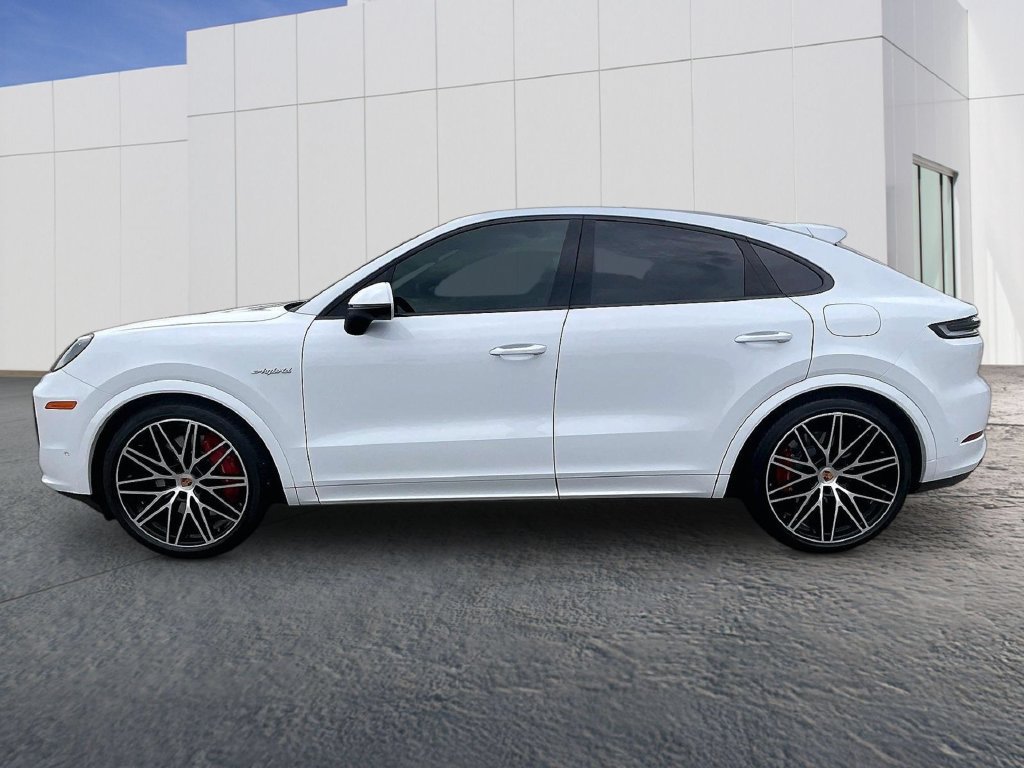Certified 2025 Porsche Cayenne S AWD/4WD image 2