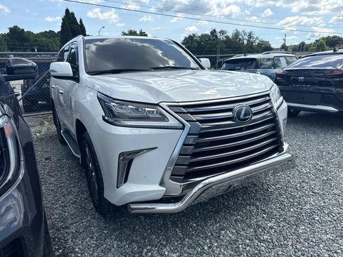 Used 2017 Lexus LX 570 4WD w/ Luxury Package image 2
