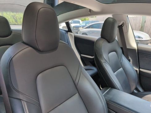 Used 2018 Tesla Model 3 Long Range RWD image 26