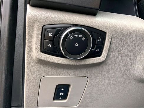 Used 2016 Ford F150 XLT w/ Equipment Group 301A Mid image 32