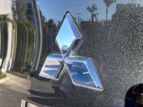 Used 2024 Mitsubishi Outlander SE image 8