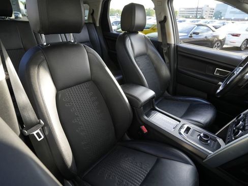 Used 2019 Land Rover Discovery Sport SE AWD/4WD image 28