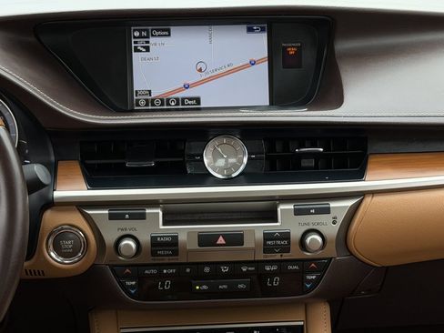 Used 2016 Lexus ES 350 FWD image 16