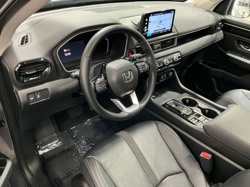 Used 2023 Honda Pilot Touring image 14