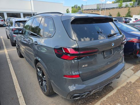 Used 2025 BMW X5 M60i AWD/4WD image 3