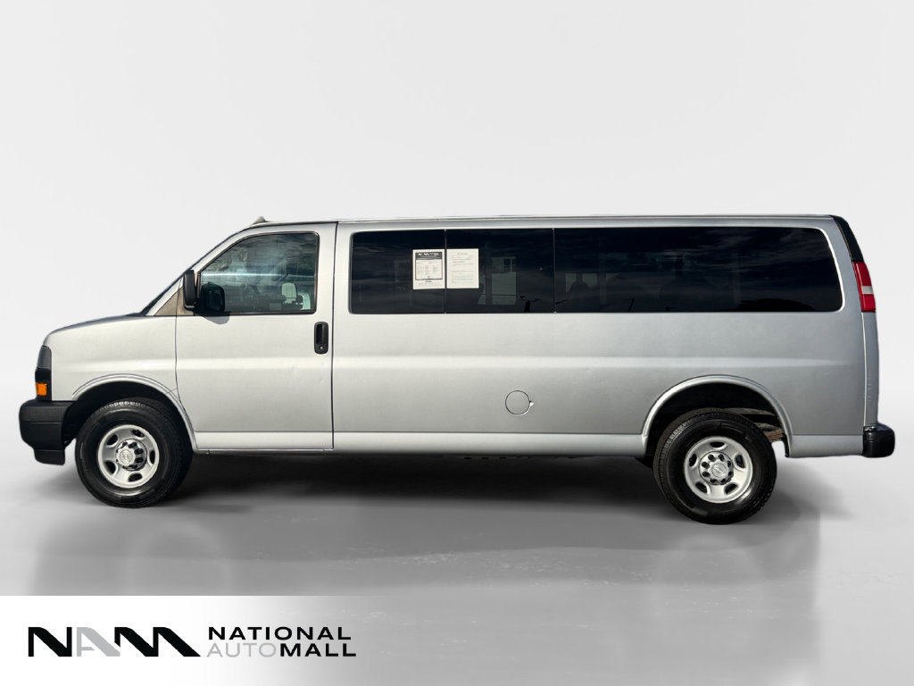 Used 2019 Chevrolet Express 3500 LS RWD image 2
