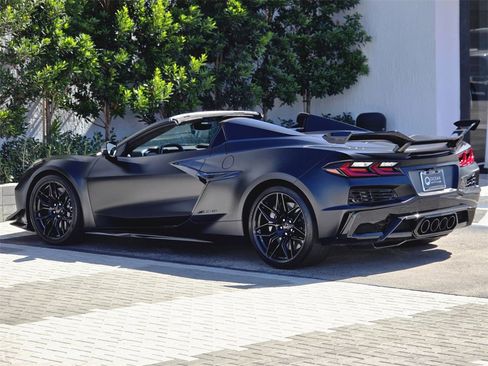 Used 2025 Chevrolet Corvette Z06 w/ Z07 Performance Package image 4