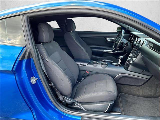 Used 2017 Ford Mustang Coupe RWD image 9