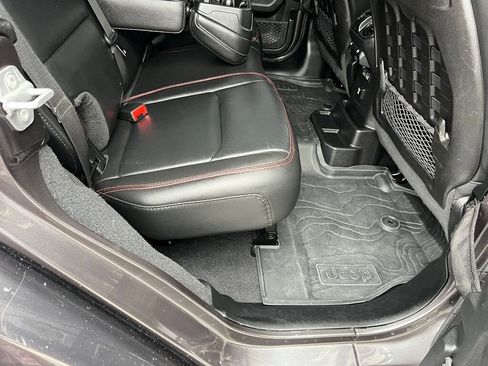 Used 2019 Jeep Wrangler Unlimited Rubicon image 45