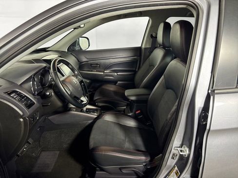 Used 2024 Mitsubishi Outlander Sport SE image 11