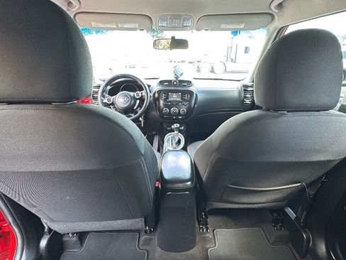 Used 2016 Kia Soul + image 15