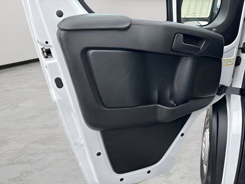Used 2024 RAM ProMaster 2500 w/ Convenience Group FWD image 9