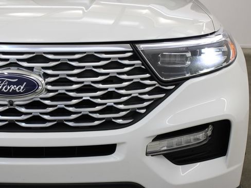 Used 2022 Ford Explorer Platinum w/ Equipment Group 601A AWD/4WD image 8