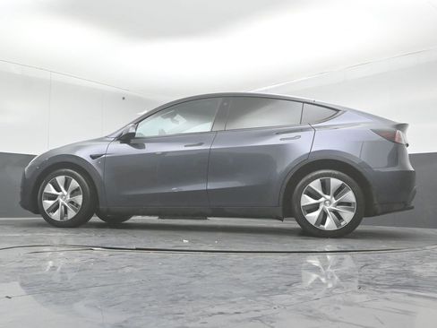 Used 2023 Tesla Model Y Long Range image 33