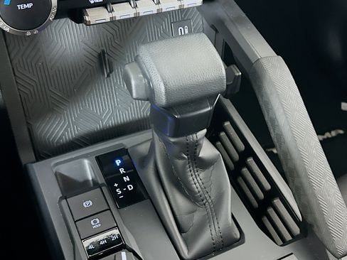 Used 2024 Toyota Tacoma SR image 24