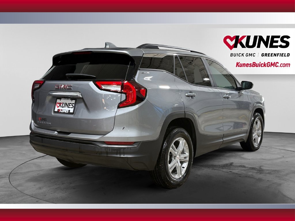 Used 2024 GMC Terrain SLE w/ Driver Convenience Package FWD image 10
