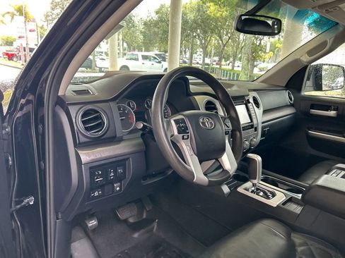 Used 2017 Toyota Tundra SR5 image 6
