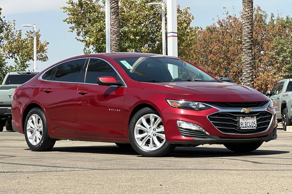 Used 2020 Chevrolet Malibu LT FWD image 2