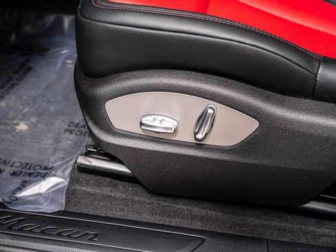 New 2026 Porsche Macan AWD/4WD image 25