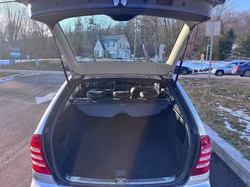 Used 2005 Mercedes-Benz C 240 4MATIC Wagon image 4