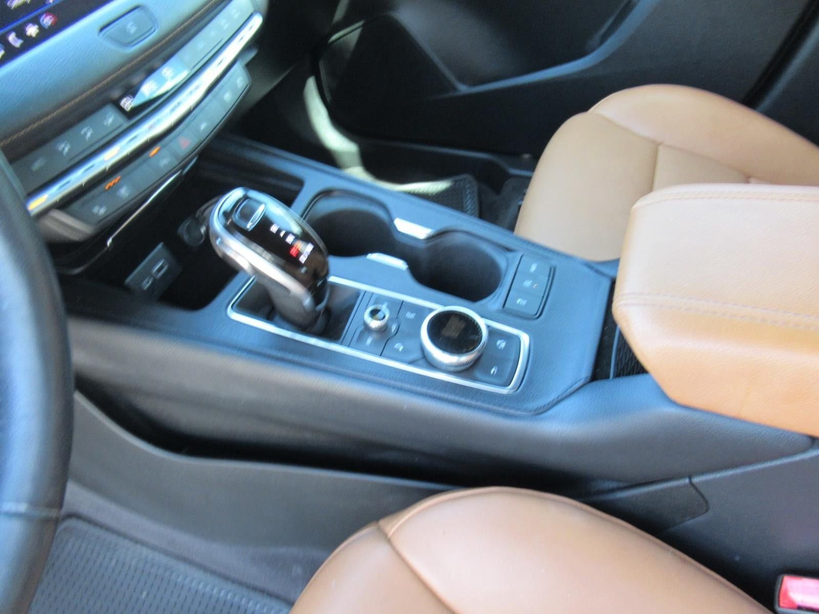 Used 2020 Cadillac XT4 Premium Luxury FWD image 18