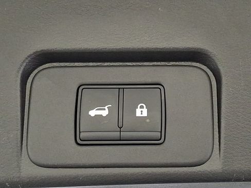 Used 2023 Nissan Rogue SV w/ SV Premium Package FWD image 35