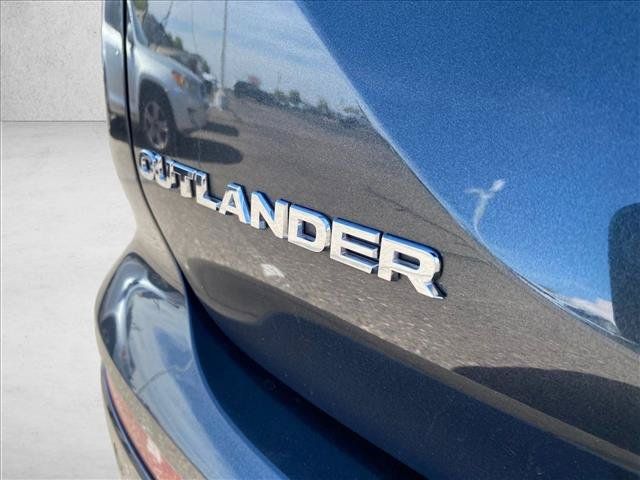 Used 2025 Mitsubishi Outlander SEL Black Edition AWD/4WD image 17