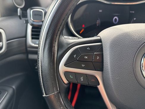 Used 2021 Jeep Grand Cherokee Laredo X image 23