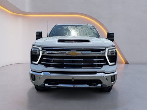 Used 2024 Chevrolet Silverado 2500 LTZ w/ LTZ Plus Package AWD/4WD image 8