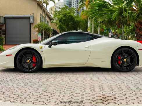 Used 2012 Ferrari 458 Italia Coupe RWD image 3