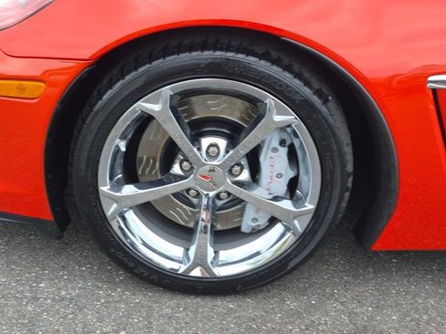 Used 2011 Chevrolet Corvette Grand Sport w/ Preferred Equipment Group RWD image 18