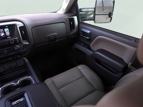 Used 2019 Chevrolet Silverado 2500 LTZ w/ Duramax Plus Package image 30