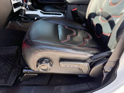 Used 2020 Jeep Wrangler Unlimited Sport S image 27