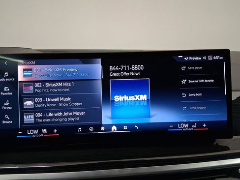 Used 2024 BMW X7 xDrive40i w/ M Sport Package AWD/4WD image 21