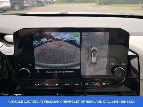 Used 2023 Nissan Pathfinder SL AWD/4WD image 16