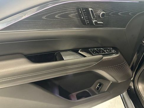 Used 2024 Cadillac Lyriq Luxury AWD/4WD image 23