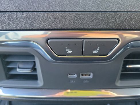 New 2025 GMC Sierra 3500 Denali Ultimate image 16