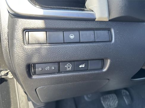 Used 2023 Nissan Rogue SL w/ SL Premium Package FWD image 19