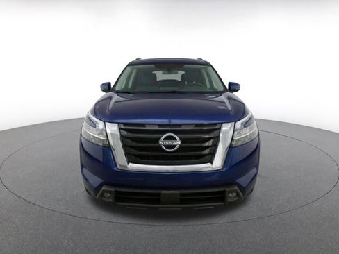 Used 2025 Nissan Pathfinder SV AWD/4WD image 2