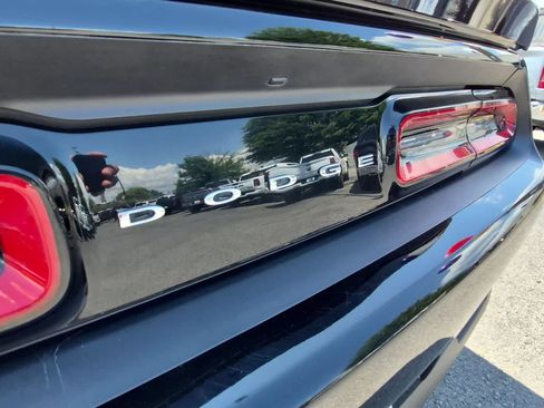 Used 2019 Dodge Challenger SXT RWD image 11