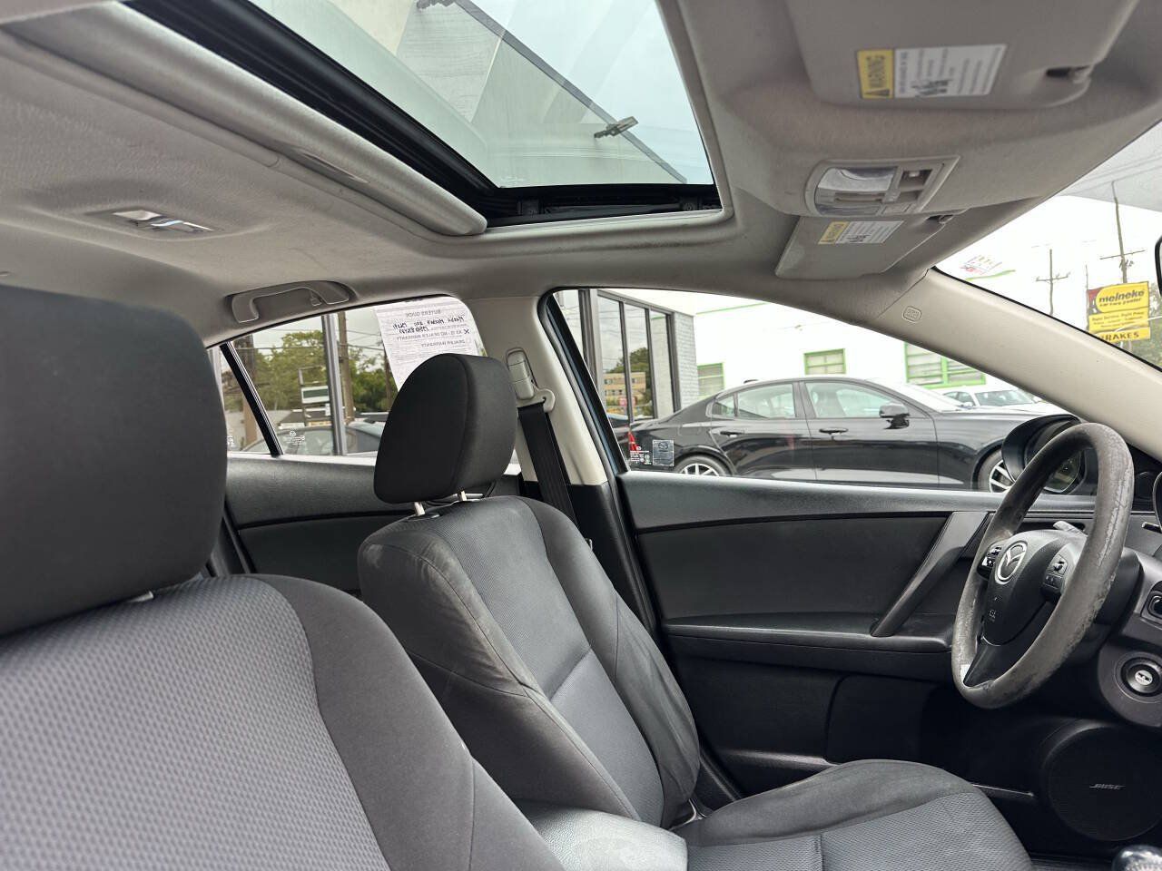 Used 2011 MAZDA MAZDA3 i Touring FWD image 11