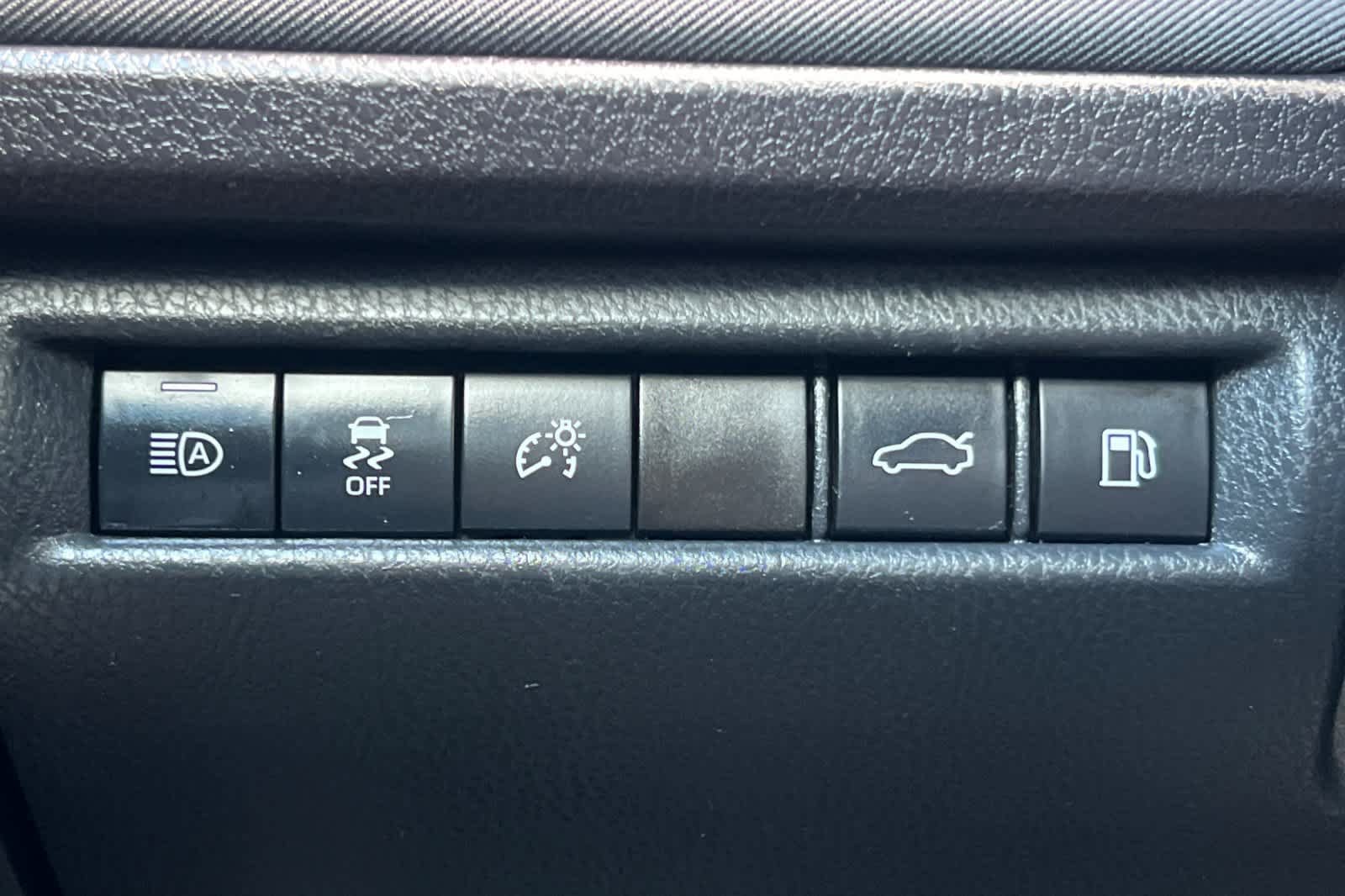 Used 2025 Toyota Camry LE FWD image 29