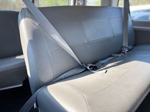 Used 2003 Ford E-350 and Econoline 350 XL image 18