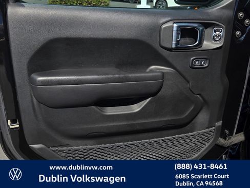 Used 2023 Jeep Wrangler Unlimited Rubicon 4xe AWD/4WD image 11