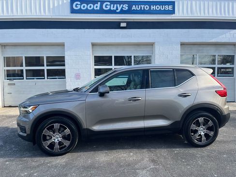 Used 2020 Volvo XC40 T5 Inscription image 1