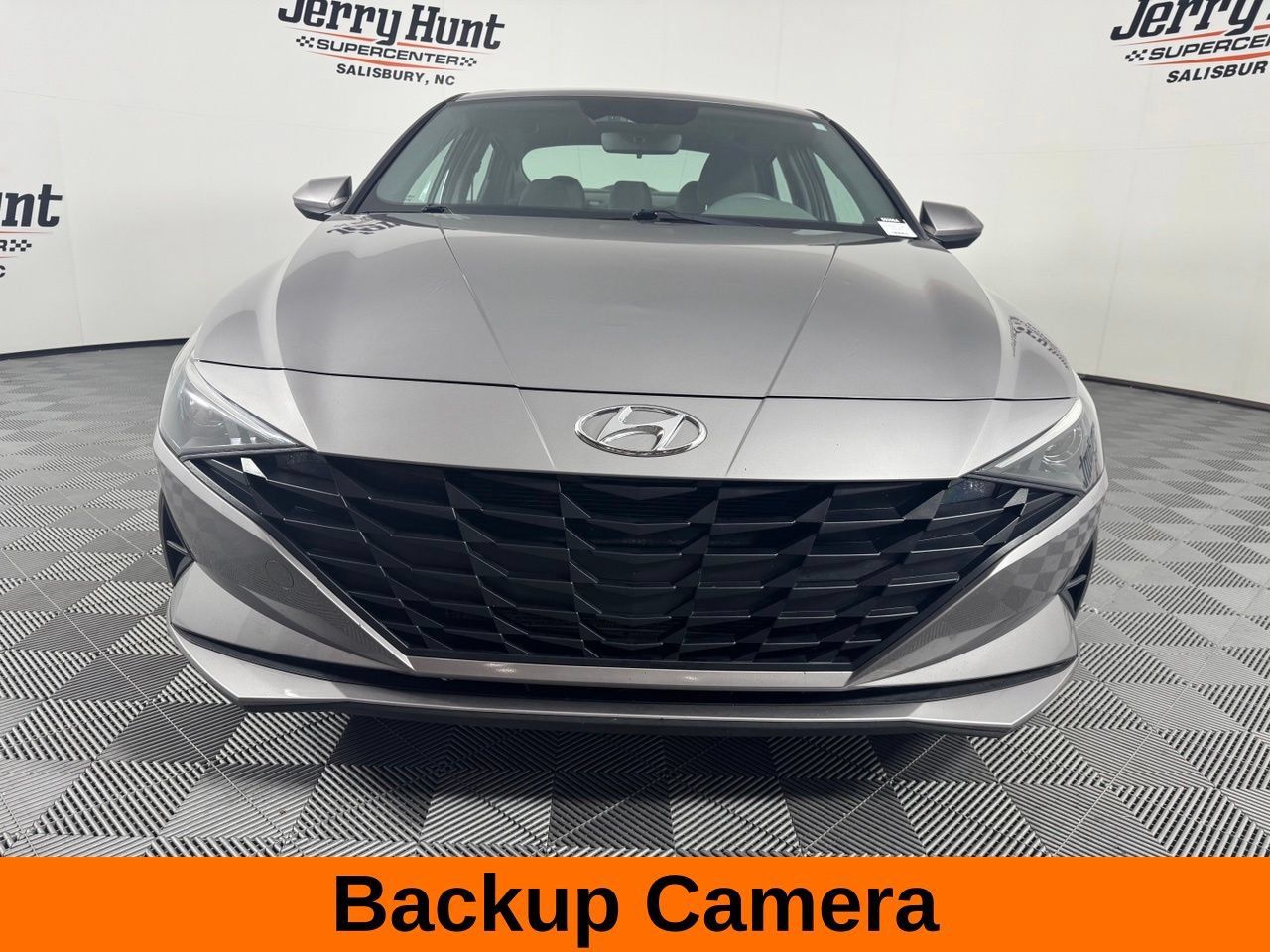Used 2023 Hyundai Elantra SEL w/ Winter Weather Package FWD image 4