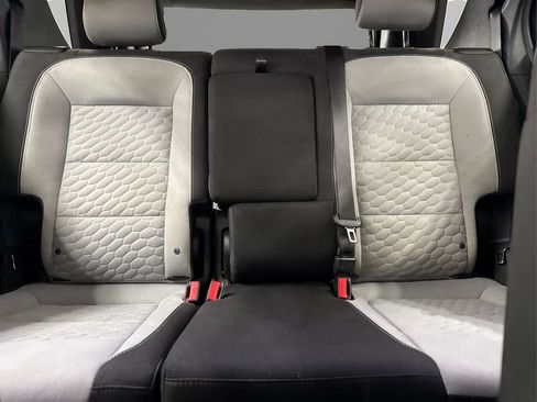 Used 2018 Chevrolet Equinox LS w/ LPO, Blackout Package image 17