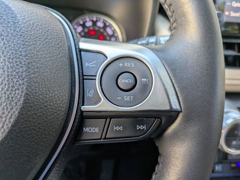 Used 2019 Toyota RAV4 XLE w/ Convenience Package image 23