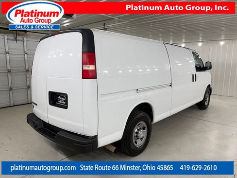 Used 2018 Chevrolet Express 3500 Extended w/ Driver Convenience Package RWD image 5